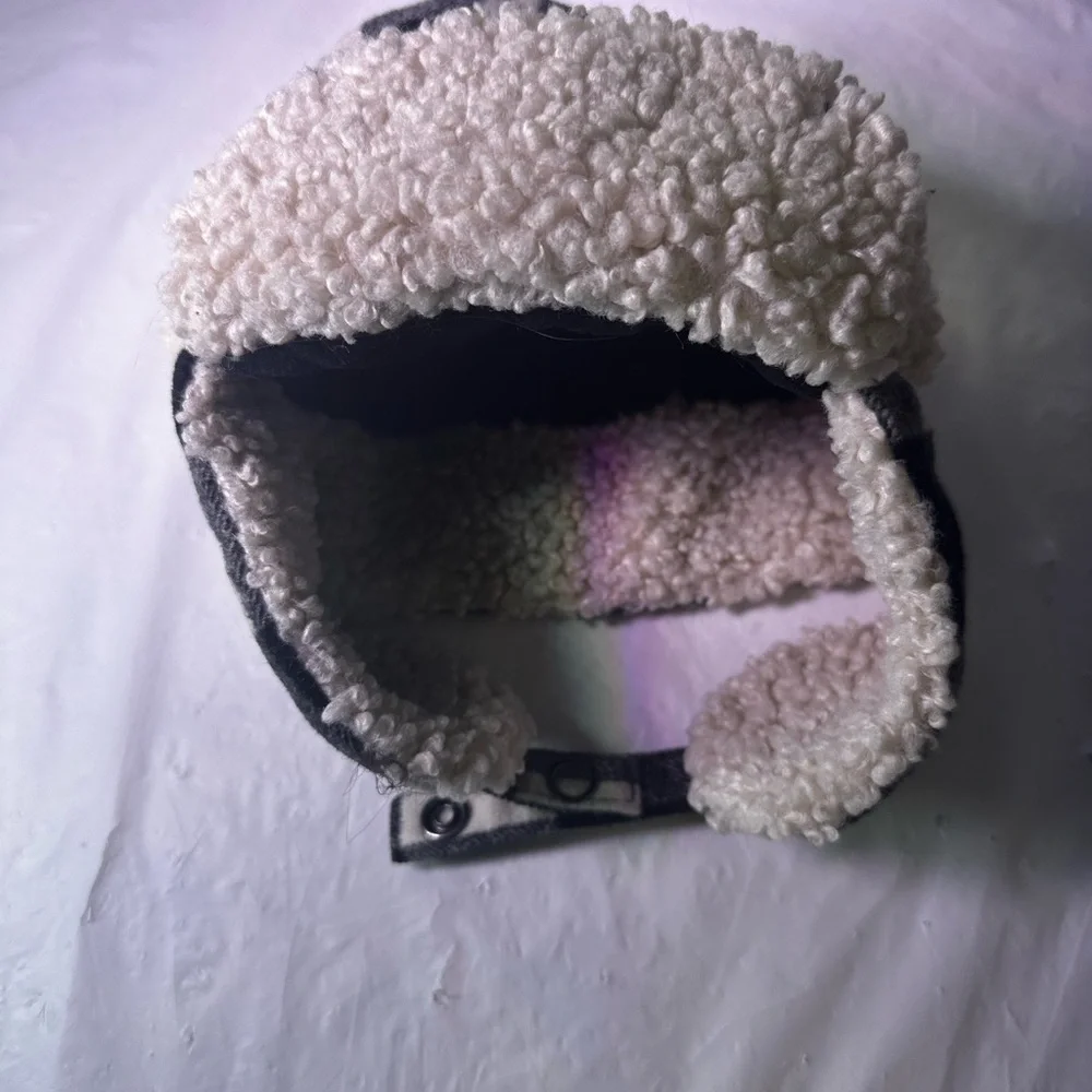 GAP Kids Cream and Gray Fleece Hat